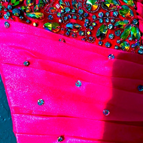 Strapless Pink PROM DRESS WITH IRIDESCENT EMBROIDERED bodice with ruffle bottom. - Picture 7 of 11